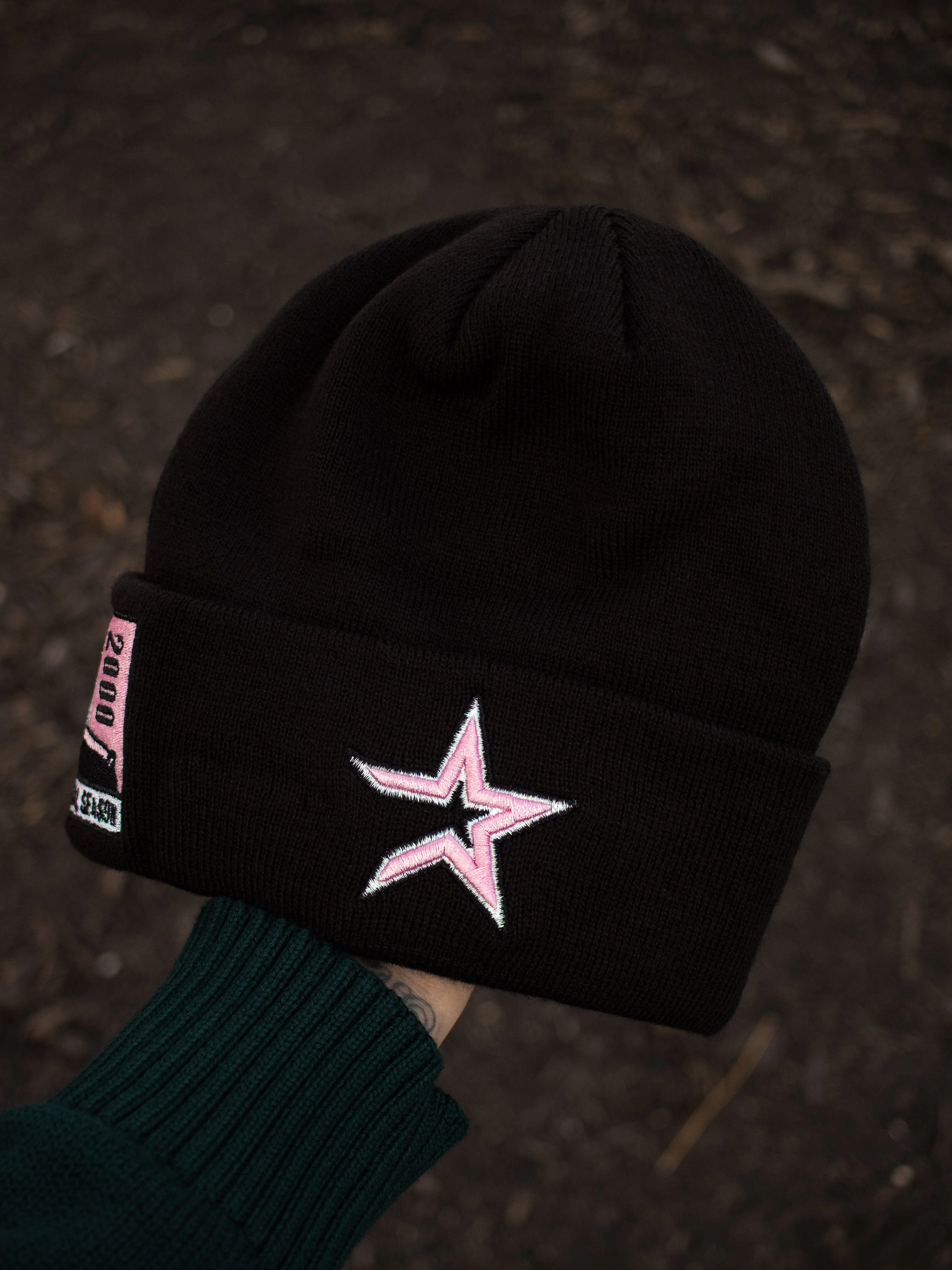 Astros (black/pink star beanie) 2000 patch